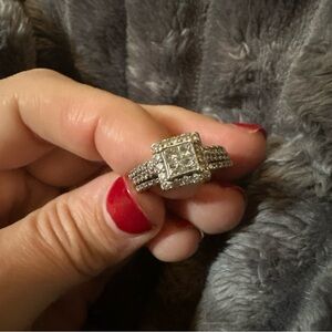 Elegant White Gold Women's Ring